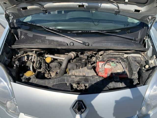 Сірий Рено Кєнгу, об'ємом двигуна 1.5 л та пробігом 270 тис. км за 5400 $, фото 17 на Automoto.ua