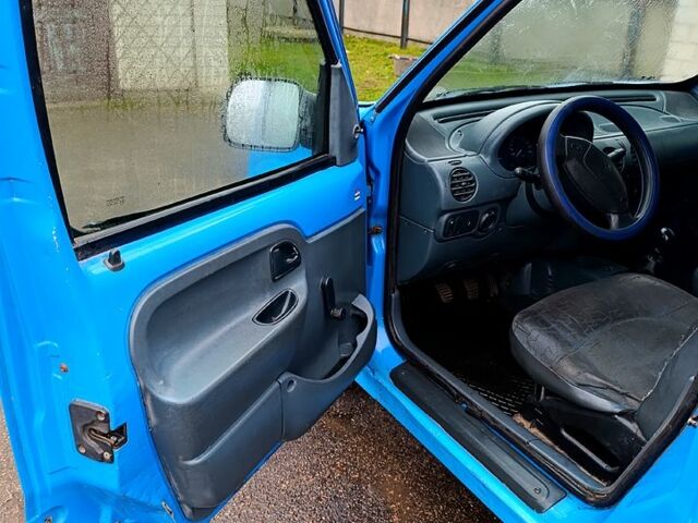 Синій Рено Кєнгу, об'ємом двигуна 1.9 л та пробігом 318 тис. км за 2250 $, фото 5 на Automoto.ua