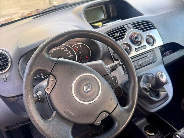 Синий Рено Кенгу, объемом двигателя 1.5 л и пробегом 195 тыс. км за 7400 $, фото 9 на Automoto.ua