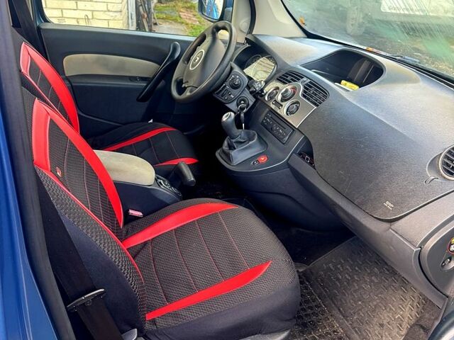 Синий Рено Кенгу, объемом двигателя 1.5 л и пробегом 195 тыс. км за 7400 $, фото 8 на Automoto.ua