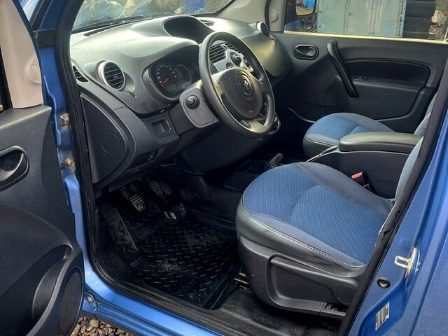 Синий Рено Кенгу, объемом двигателя 1.5 л и пробегом 290 тыс. км за 8100 $, фото 7 на Automoto.ua