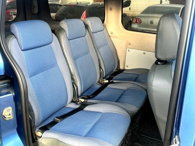 Синий Рено Кенгу, объемом двигателя 1.5 л и пробегом 290 тыс. км за 8100 $, фото 10 на Automoto.ua