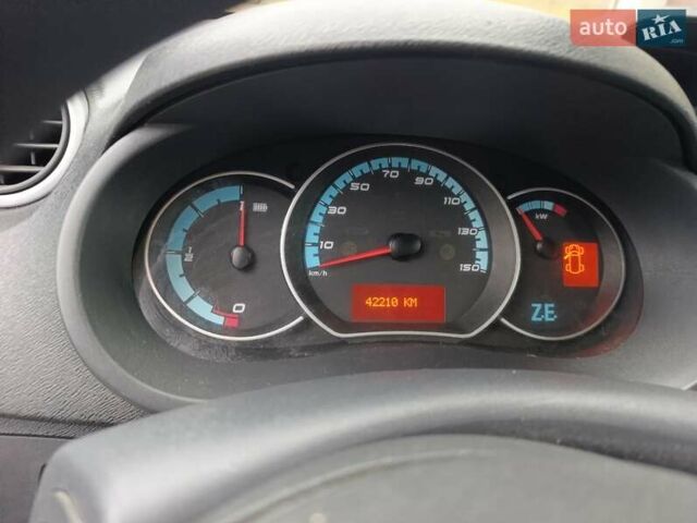 Рено Кєнгу 2013 у Хмельницькому на Automoto.ua Синій Рено Кєнгу, об'ємом двигуна 0 л та пробігом 42 тис. км за 4800 $, фото 7 на Automoto.ua