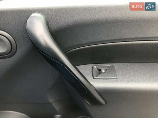 Синій Рено Кєнгу, об'ємом двигуна 0 л та пробігом 37 тис. км за 6900 $, фото 13 на Automoto.ua