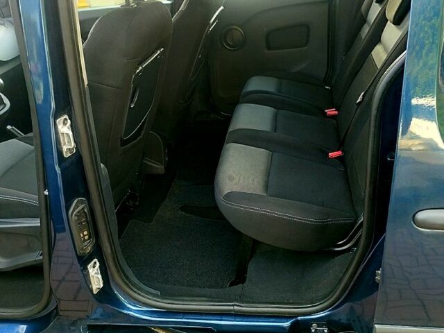 Синий Рено Кенгу, объемом двигателя 1.5 л и пробегом 247 тыс. км за 11990 $, фото 12 на Automoto.ua