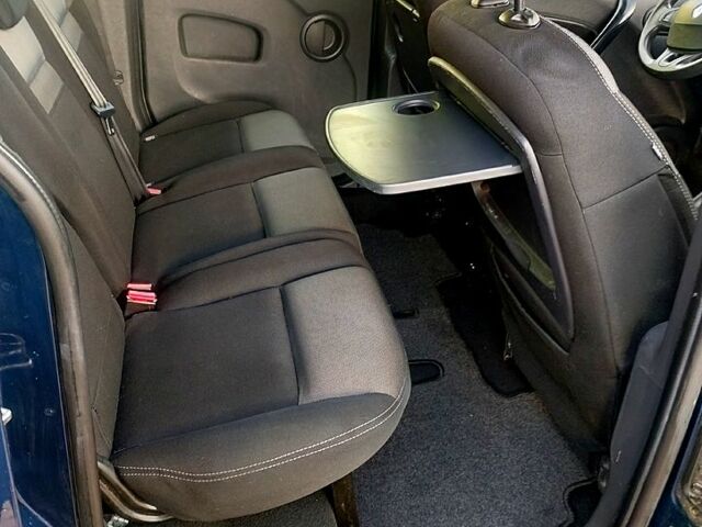 Синий Рено Кенгу, объемом двигателя 1.5 л и пробегом 247 тыс. км за 11990 $, фото 9 на Automoto.ua