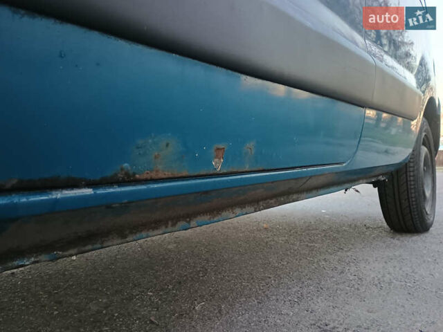 Синий Рено Кенгу, объемом двигателя 1.15 л и пробегом 200 тыс. км за 3000 $, фото 5 на Automoto.ua