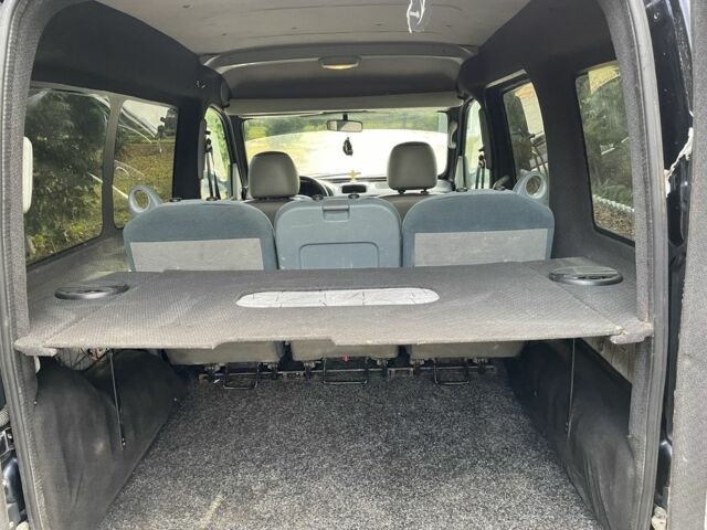 Рено Кенгу 2003 в Остоге на Automoto.ua Синий Рено Кенгу, объемом двигателя 1.5 л и пробегом 270 тыс. км за 2999 $, фото 11 на Automoto.ua