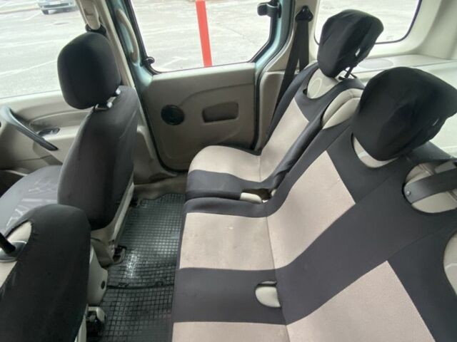 Синий Рено Кенгу, объемом двигателя 1.6 л и пробегом 250 тыс. км за 7199 $, фото 6 на Automoto.ua