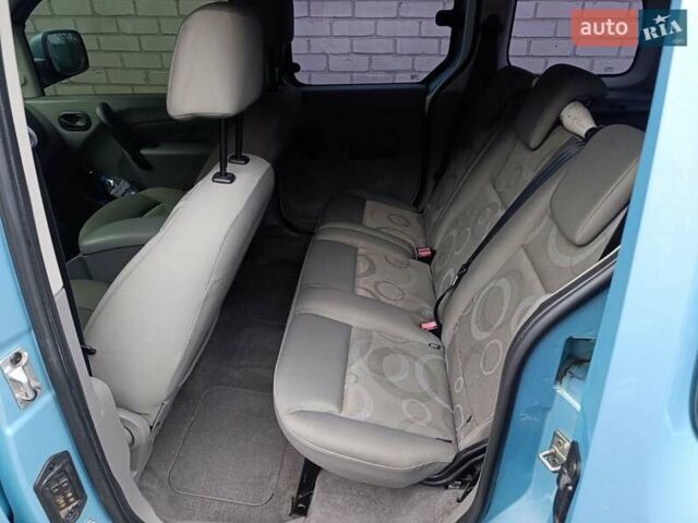 Синий Рено Кенгу, объемом двигателя 1.46 л и пробегом 320 тыс. км за 7000 $, фото 11 на Automoto.ua