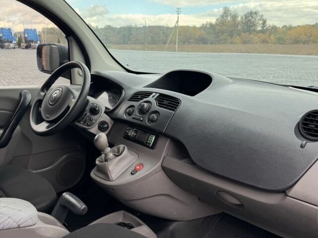 Рено Кенгу 2008 в Черновцах на Automoto.ua Синий Рено Кенгу, объемом двигателя 1.5 л и пробегом 306 тыс. км за 4750 $, фото 18 на Automoto.ua