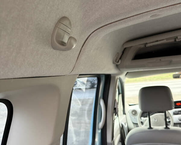 Синий Рено Кенгу, объемом двигателя 1.6 л и пробегом 124 тыс. км за 8200 $, фото 38 на Automoto.ua