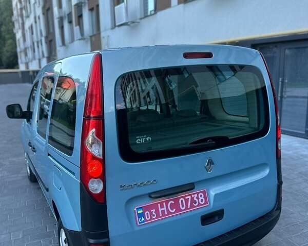 Синий Рено Кенгу, объемом двигателя 1.6 л и пробегом 207 тыс. км за 7600 $, фото 1 на Automoto.ua