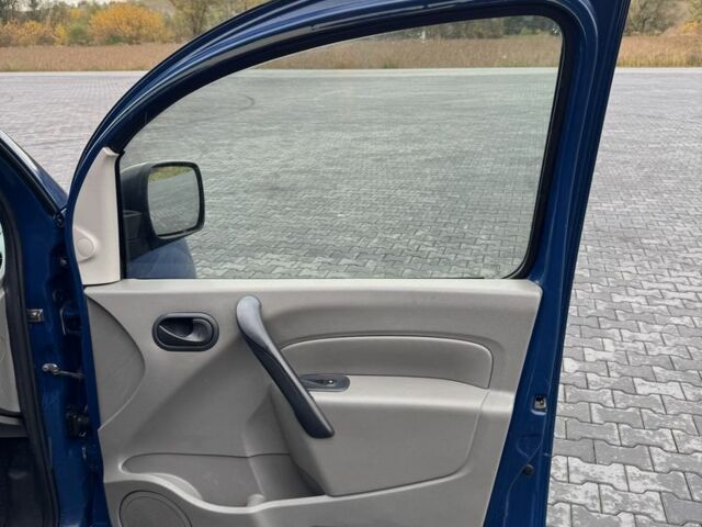 Рено Кенгу 2008 в Черновцах на Automoto.ua Синий Рено Кенгу, объемом двигателя 1.5 л и пробегом 306 тыс. км за 4750 $, фото 15 на Automoto.ua