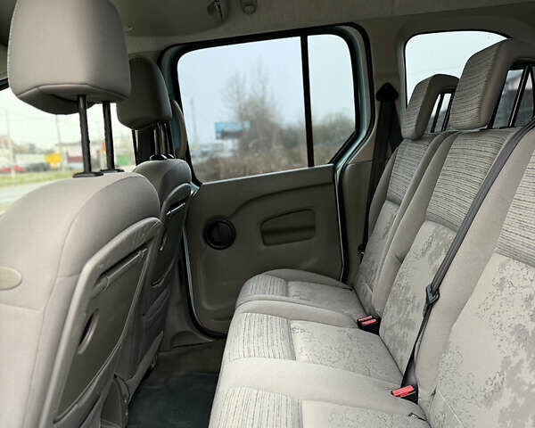 Синий Рено Кенгу, объемом двигателя 1.6 л и пробегом 124 тыс. км за 8200 $, фото 19 на Automoto.ua