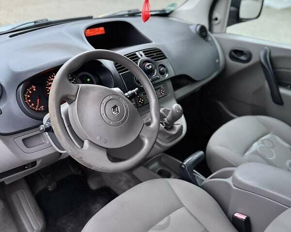 Синій Рено Кєнгу, об'ємом двигуна 1.6 л та пробігом 205 тис. км за 6600 $, фото 3 на Automoto.ua