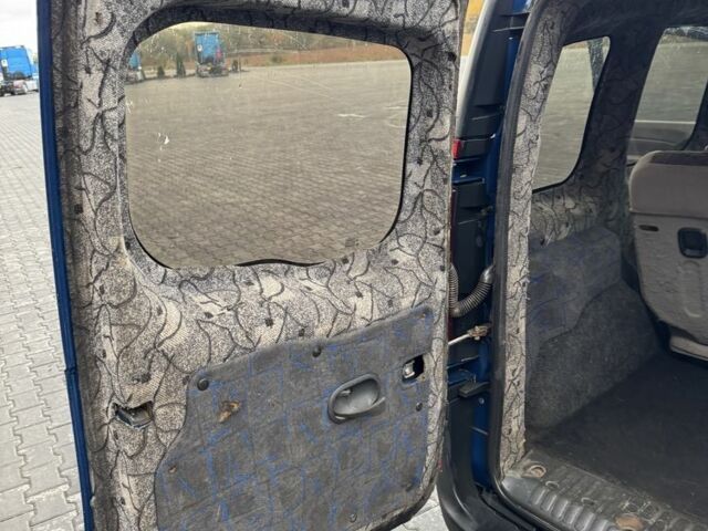 Рено Кенгу 2008 в Черновцах на Automoto.ua Синий Рено Кенгу, объемом двигателя 1.5 л и пробегом 306 тыс. км за 4750 $, фото 20 на Automoto.ua