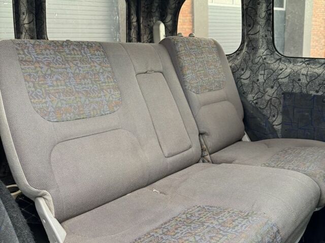 Рено Кенгу 2008 в Черновцах на Automoto.ua Синий Рено Кенгу, объемом двигателя 1.5 л и пробегом 306 тыс. км за 4750 $, фото 17 на Automoto.ua