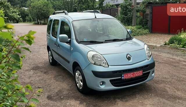 Синий Рено Кенгу, объемом двигателя 1.6 л и пробегом 201 тыс. км за 7500 $, фото 6 на Automoto.ua