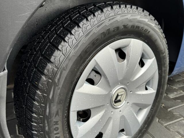 Рено Кенгу 2008 в Черновцах на Automoto.ua Синий Рено Кенгу, объемом двигателя 1.5 л и пробегом 306 тыс. км за 4750 $, фото 8 на Automoto.ua