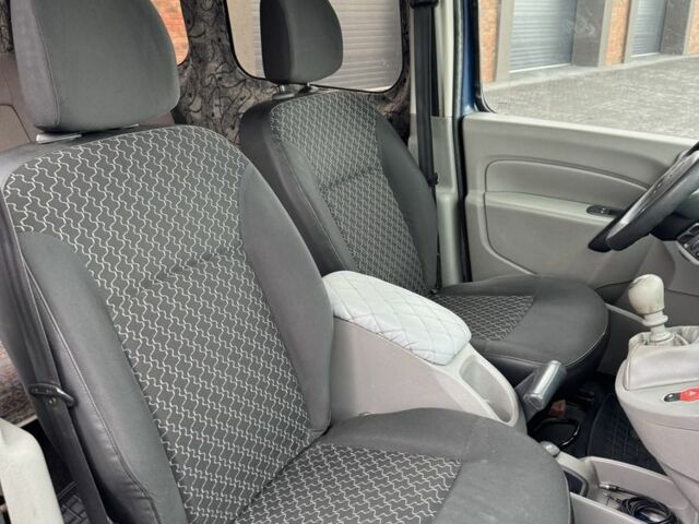 Рено Кенгу 2008 в Черновцах на Automoto.ua Синий Рено Кенгу, объемом двигателя 1.5 л и пробегом 306 тыс. км за 4750 $, фото 16 на Automoto.ua