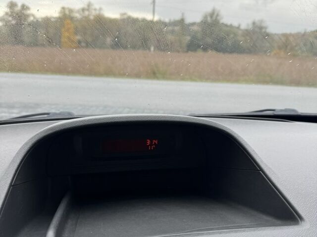 Рено Кенгу 2008 в Черновцах на Automoto.ua Синий Рено Кенгу, объемом двигателя 1.5 л и пробегом 306 тыс. км за 4750 $, фото 14 на Automoto.ua