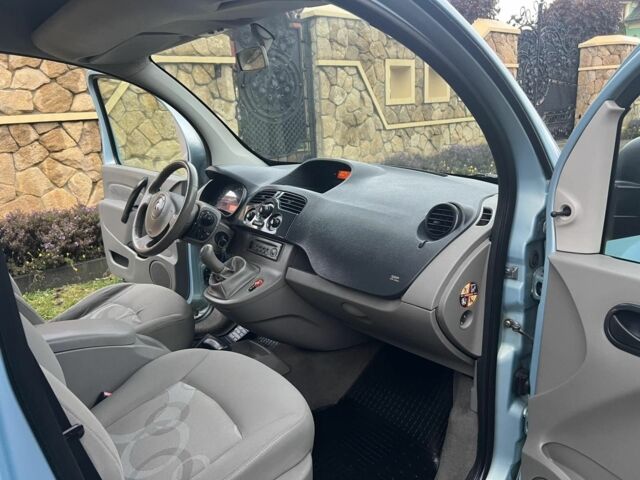 Рено Кенгу 2008 в Кельменцах на Automoto.ua Синий Рено Кенгу, объемом двигателя 1.5 л и пробегом 340 тыс. км за 6400 $, фото 5 на Automoto.ua