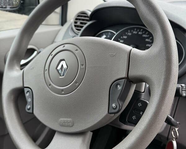 Синий Рено Кенгу, объемом двигателя 1.6 л и пробегом 124 тыс. км за 8200 $, фото 28 на Automoto.ua