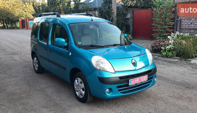 Синий Рено Кенгу, объемом двигателя 1.6 л и пробегом 233 тыс. км за 7750 $, фото 8 на Automoto.ua