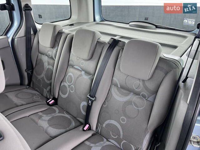 Синий Рено Кенгу, объемом двигателя 1.6 л и пробегом 160 тыс. км за 7500 $, фото 54 на Automoto.ua