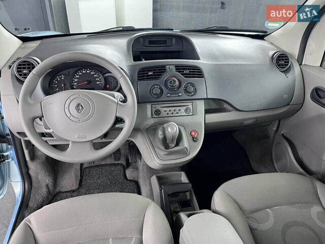 Синий Рено Кенгу, объемом двигателя 1.6 л и пробегом 160 тыс. км за 7500 $, фото 58 на Automoto.ua