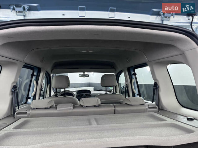 Синий Рено Кенгу, объемом двигателя 1.6 л и пробегом 160 тыс. км за 7500 $, фото 78 на Automoto.ua