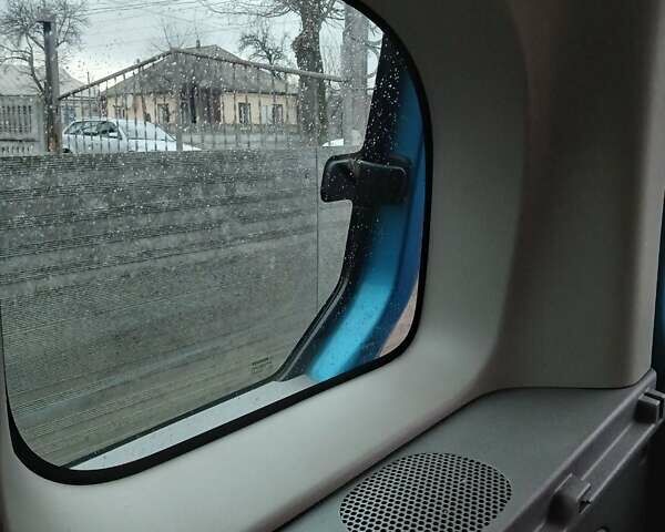 Синий Рено Кенгу, объемом двигателя 1.6 л и пробегом 220 тыс. км за 6850 $, фото 18 на Automoto.ua