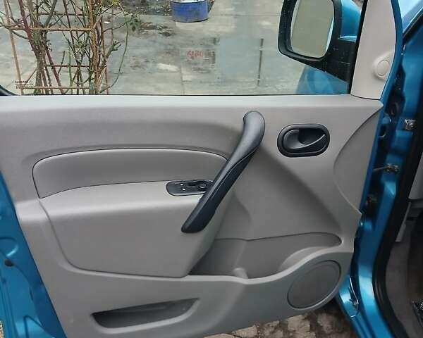 Синий Рено Кенгу, объемом двигателя 1.6 л и пробегом 220 тыс. км за 6850 $, фото 24 на Automoto.ua