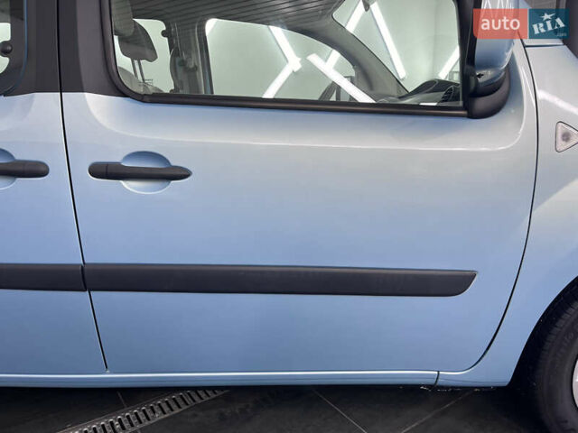Синий Рено Кенгу, объемом двигателя 1.6 л и пробегом 160 тыс. км за 7500 $, фото 30 на Automoto.ua