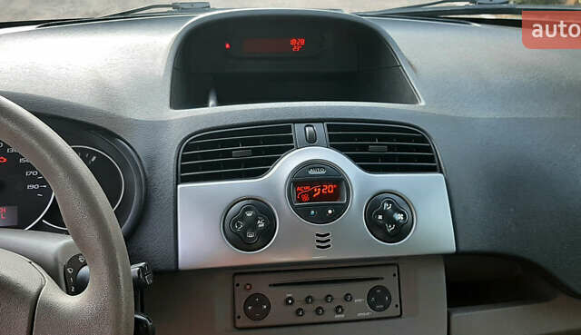 Синій Рено Кєнгу, об'ємом двигуна 1.6 л та пробігом 233 тис. км за 7999 $, фото 38 на Automoto.ua