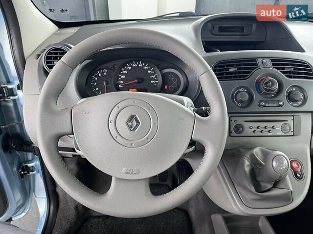 Синий Рено Кенгу, объемом двигателя 1.6 л и пробегом 160 тыс. км за 7500 $, фото 41 на Automoto.ua