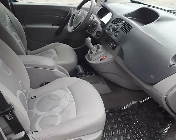 Рено Кєнгу 2009 у Хороле на Automoto.ua Синій Рено Кєнгу, об'ємом двигуна 1.6 л та пробігом 220 тис. км за 6900 $, фото 12 на Automoto.ua