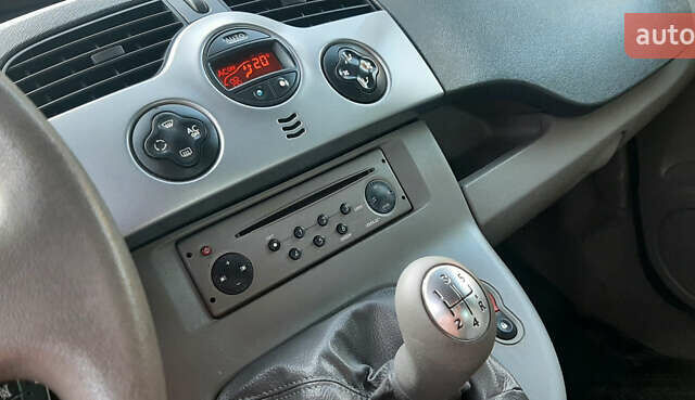 Синій Рено Кєнгу, об'ємом двигуна 1.6 л та пробігом 233 тис. км за 7999 $, фото 37 на Automoto.ua