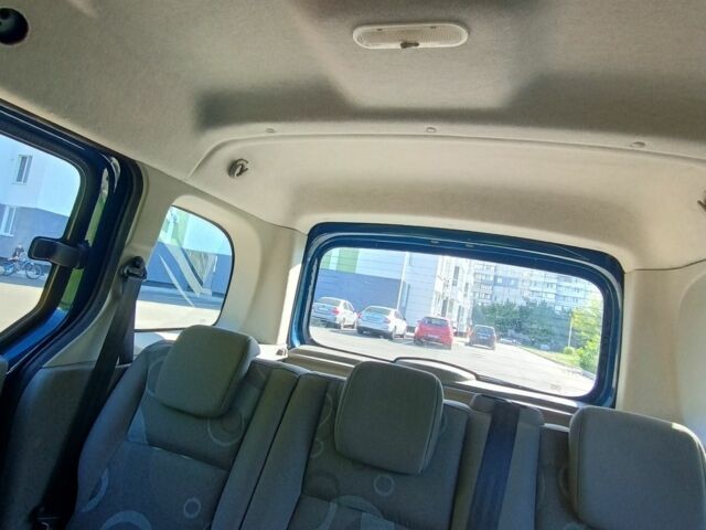 Синий Рено Кенгу, объемом двигателя 1.6 л и пробегом 220 тыс. км за 6800 $, фото 6 на Automoto.ua