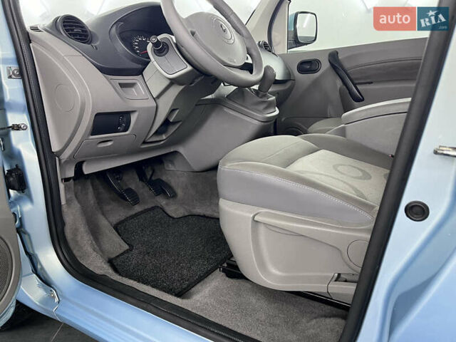 Синий Рено Кенгу, объемом двигателя 1.6 л и пробегом 160 тыс. км за 7500 $, фото 49 на Automoto.ua