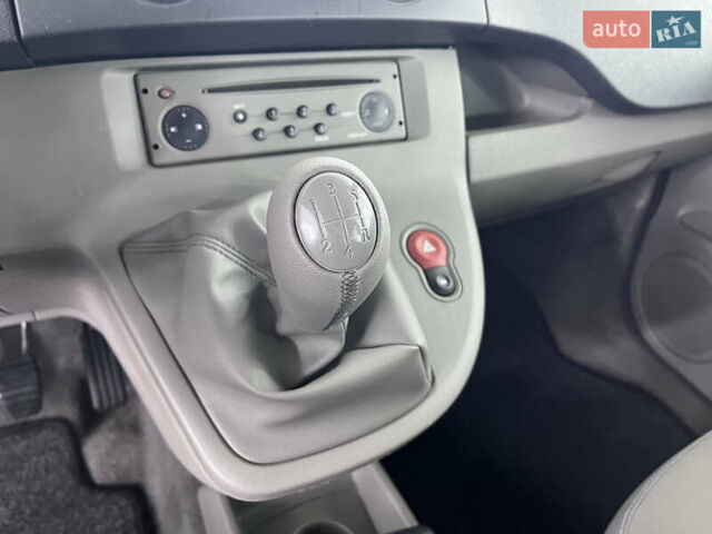 Синий Рено Кенгу, объемом двигателя 1.6 л и пробегом 160 тыс. км за 7500 $, фото 42 на Automoto.ua