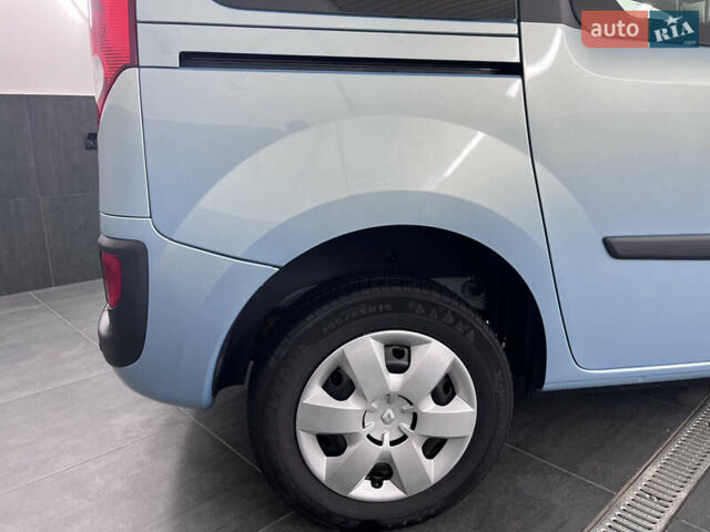 Синий Рено Кенгу, объемом двигателя 1.6 л и пробегом 160 тыс. км за 7500 $, фото 32 на Automoto.ua