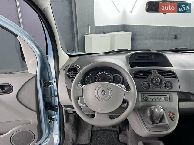Синий Рено Кенгу, объемом двигателя 1.6 л и пробегом 160 тыс. км за 7500 $, фото 59 на Automoto.ua