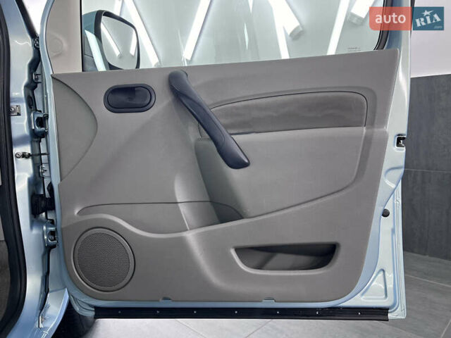 Синий Рено Кенгу, объемом двигателя 1.6 л и пробегом 160 тыс. км за 7500 $, фото 67 на Automoto.ua