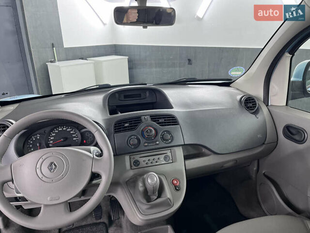 Синий Рено Кенгу, объемом двигателя 1.6 л и пробегом 160 тыс. км за 7500 $, фото 60 на Automoto.ua