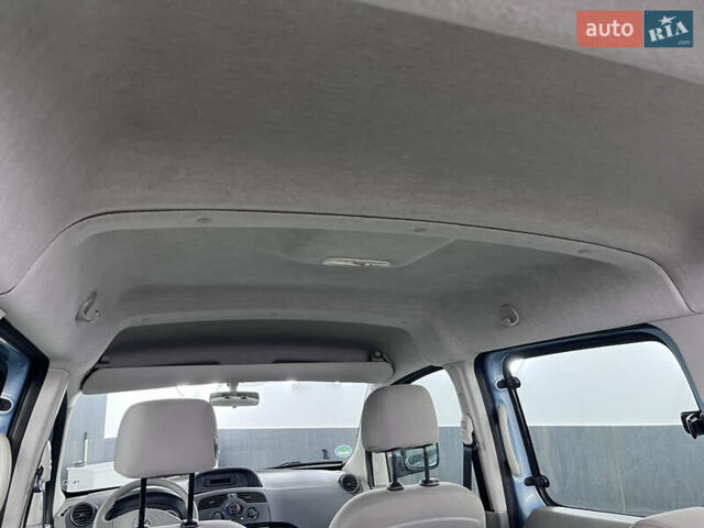 Синий Рено Кенгу, объемом двигателя 1.6 л и пробегом 160 тыс. км за 7500 $, фото 77 на Automoto.ua