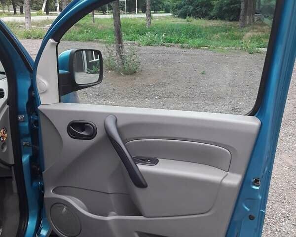 Рено Кєнгу 2009 у Хороле на Automoto.ua Синій Рено Кєнгу, об'ємом двигуна 1.6 л та пробігом 220 тис. км за 6900 $, фото 18 на Automoto.ua