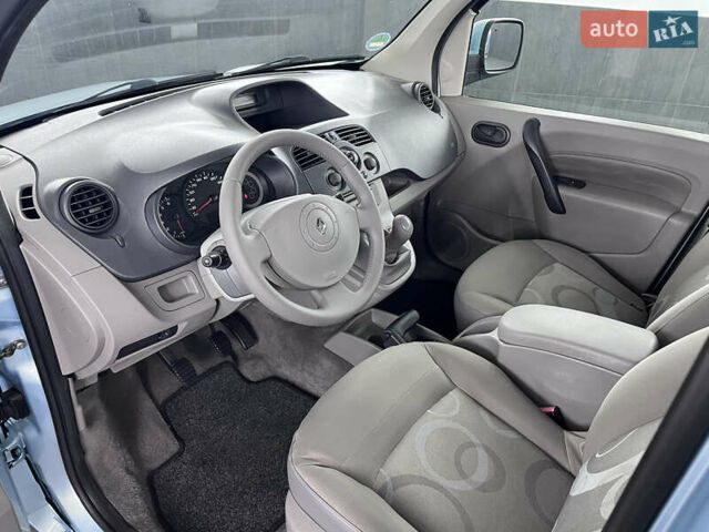 Синий Рено Кенгу, объемом двигателя 1.6 л и пробегом 160 тыс. км за 7500 $, фото 45 на Automoto.ua