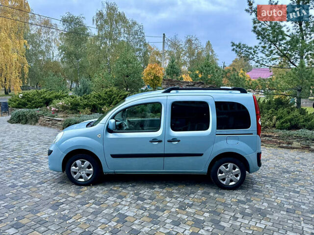 Синий Рено Кенгу, объемом двигателя 1.6 л и пробегом 205 тыс. км за 8550 $, фото 56 на Automoto.ua